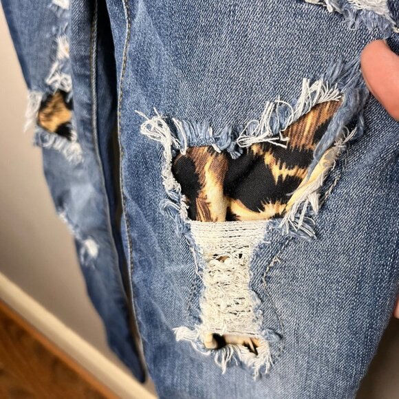 Judy Blue Distressed Skinny Fit Jeans with Leopard Print Detail- Size 26‎ - Picture 2 of 5